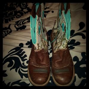 Ariat size 10b womens